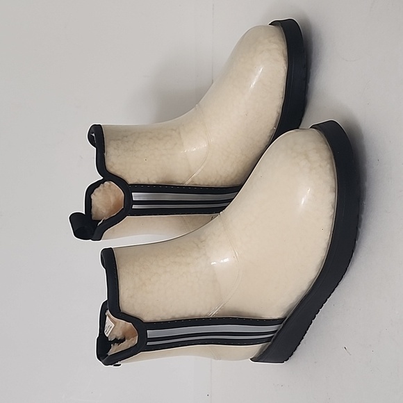 Time and Tru Women’s Winter Boots with Faux Sherpa Lining 6 Tan - Picture 3 of 11